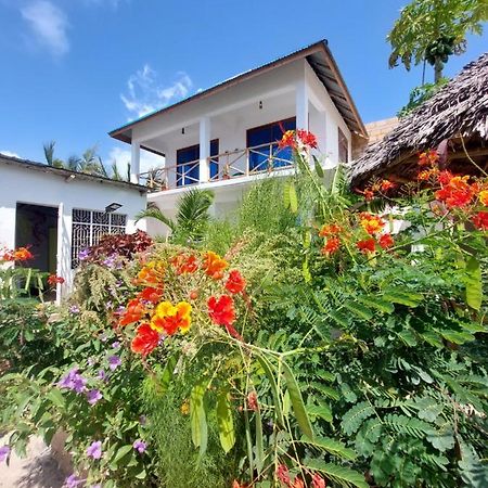 Bed and Breakfast Karibu House Падже Экстерьер фото